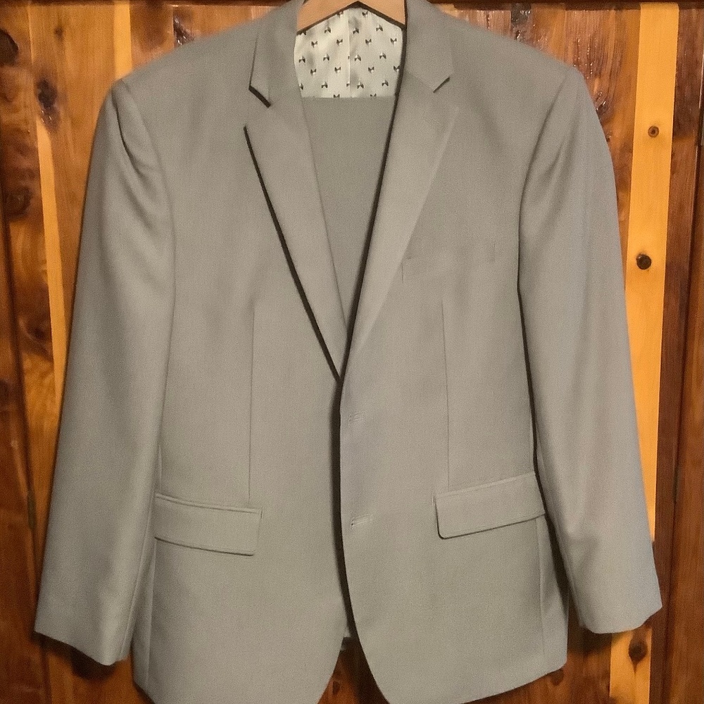 Perry Ellis Portfolio 40S Slim Fit Grey Suit - Very Cool!